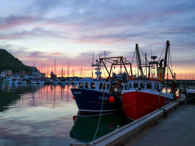 A beautiful sunrise at Scarborough Harbour, by Beverley Senturk.