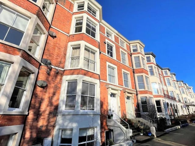 This two bedroom, one bathroom flat is for sale with CPH for £150,000.