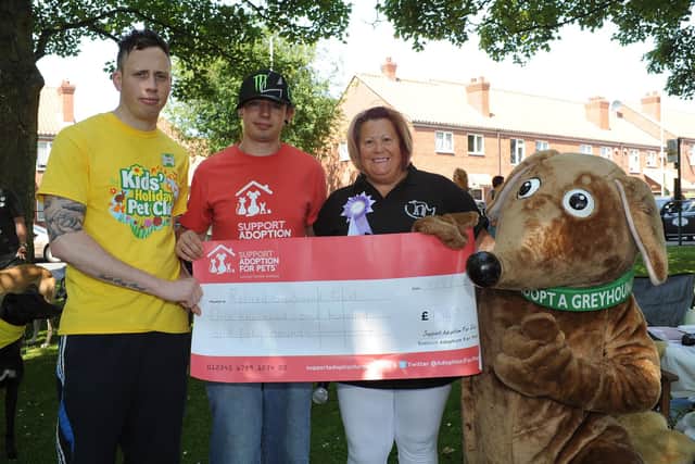 A Bridlington Old Town Summer Festival donation by Pets At Home. NBFP PA1327-18v