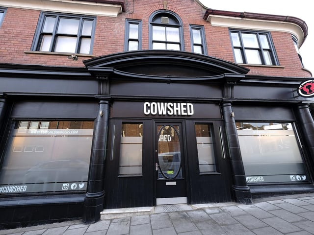 Cowshed, a burger joint located on St. Thomas Street, doesn't have a gluten-free specific menu but they can make most of their menu gluten-free as long as you let your server know. They have gluten-free burger buns and will cook items seperately.