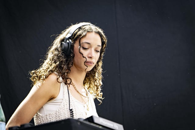 Acclaimed DJ Storm Mollison was a fabulous support act.