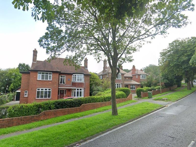 On Stepney Road (YO12 5NH), four properties sold for an average of £447,250.