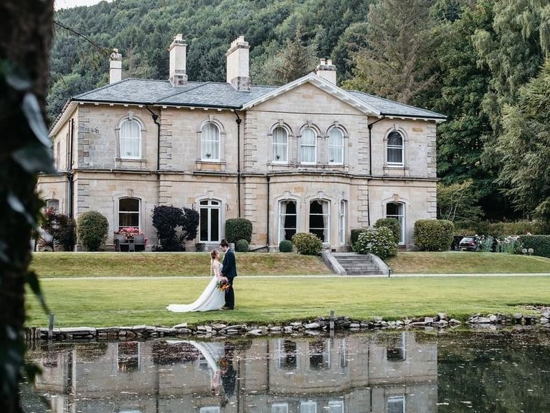 A scenic shot for this happy couple.
picture: Aaron Jeffels.