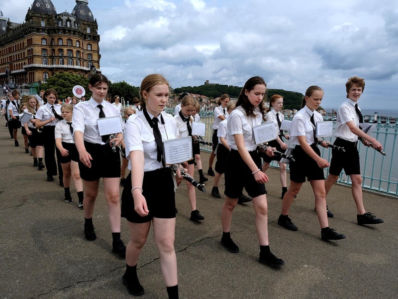 Grefsen Skolekorps on parade on the Spa bridge