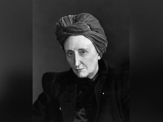 Part of one of Scarborough's most famous families, Dame Edith Sitwell was a poet who published work continuously from 1913.