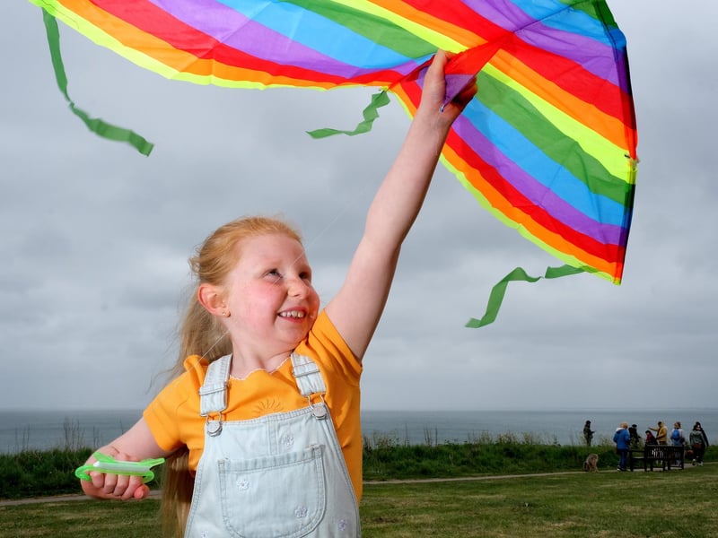 Isabelle flies her kite!