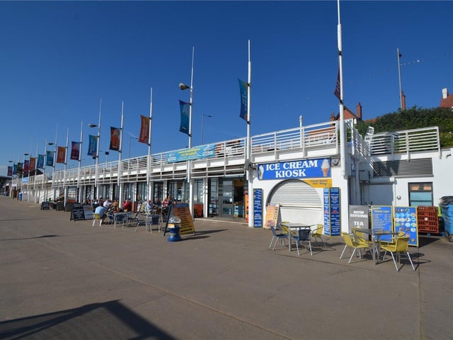 Richie's Café-Bar is located on Princess Mary Promenade overlooking South Beach. One review on Tripadvisor said "Excellent food and plenty of it, recommend the burgers and the chips are proper - very dog friendly what more can you ask for."