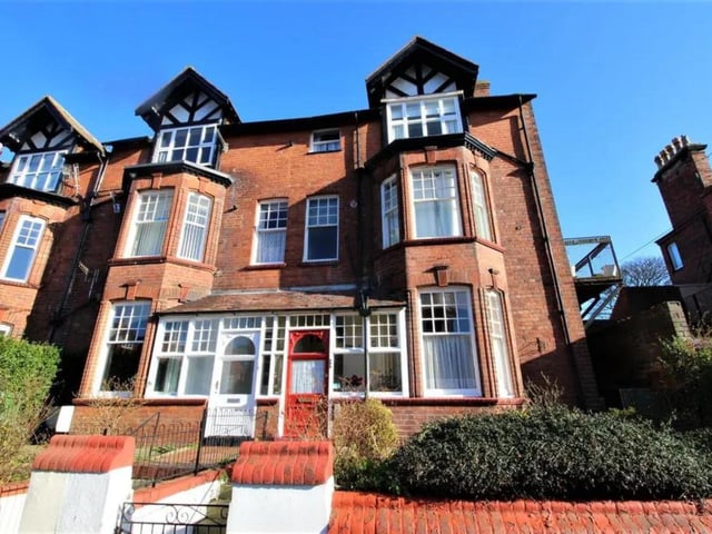 This two bedroom, one bathroom flat is for sale with CPH for £120,000.