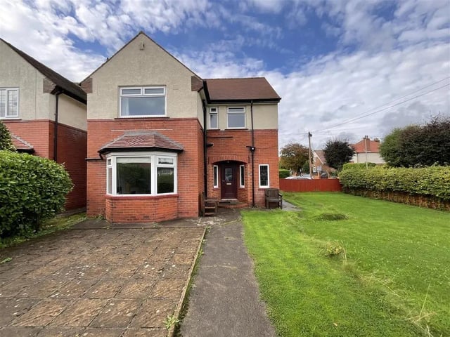 This three bedroom and one bathroom detached home is for sale with CPH Property Services with a guide price of £300,000.
