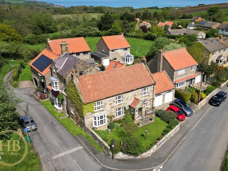 Six-bedroom detached house for sale with Hope & Braim, £625,000.
Photo: Zoopla
