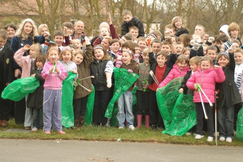Schools converge on Gallows Close to help with a community litter pick.