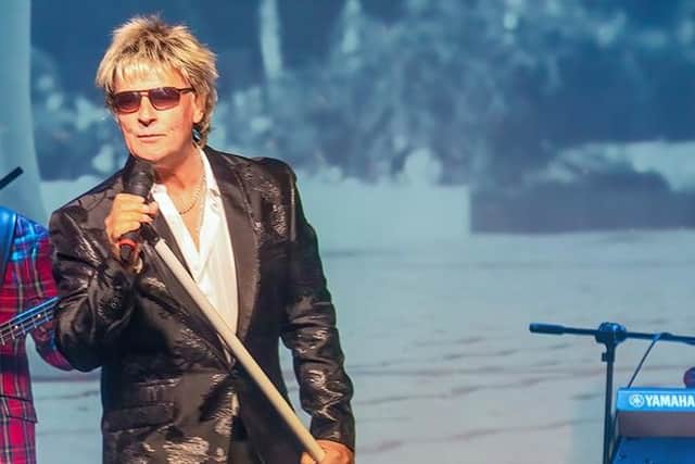 Pete McCall captures the look and sound of Sir Rod Stewart (credit: Alan Lyall)