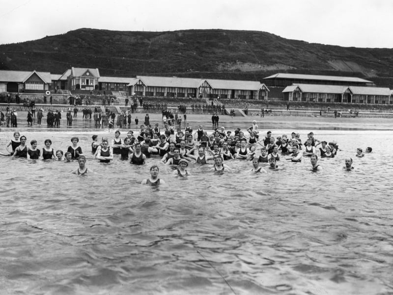circa 1914: Bathers on the North Sands at Scarborough, about 1914. (Photo by Hulton Archive/Getty Images)