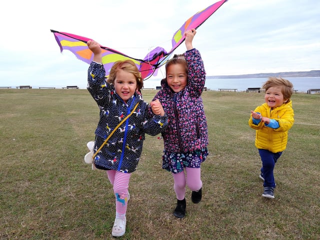 Annie, Emi and Eddie having kite fun!