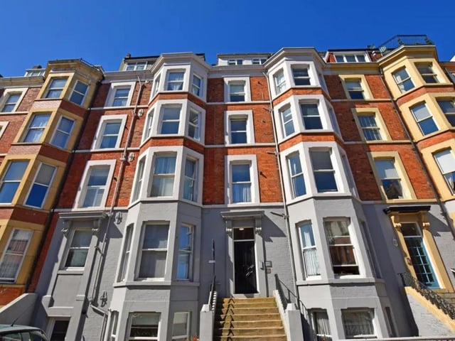 This two bedroom, two bathroom flat is for sale with Tipple Underwood for £160,000.