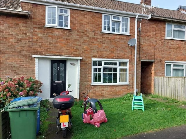 This three bedroom and one bathroom terraced house is for sale with Colin Ellis with a guide price of £120,000.