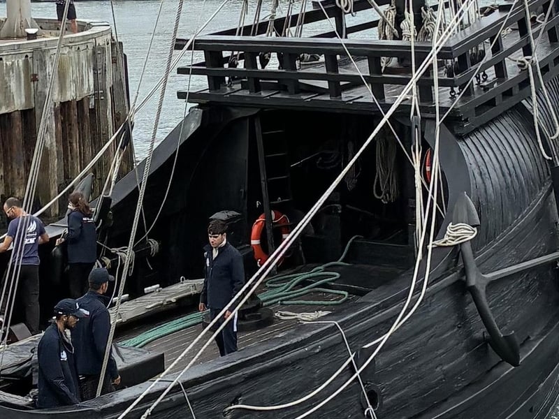 People can also talk to members of the crew, real sailors who live as they did 500 years ago.