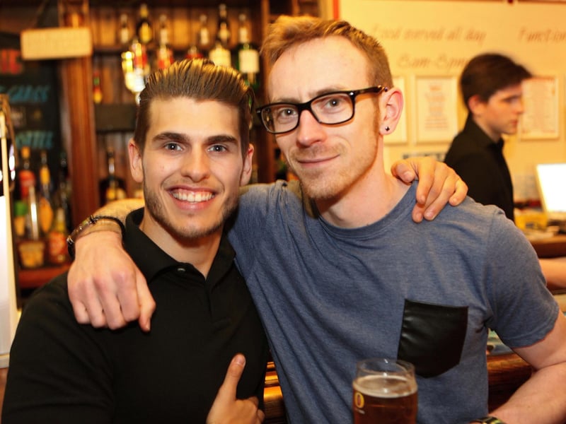 Gaz & R0b enjoying a lad's night out in the Old Vic.
