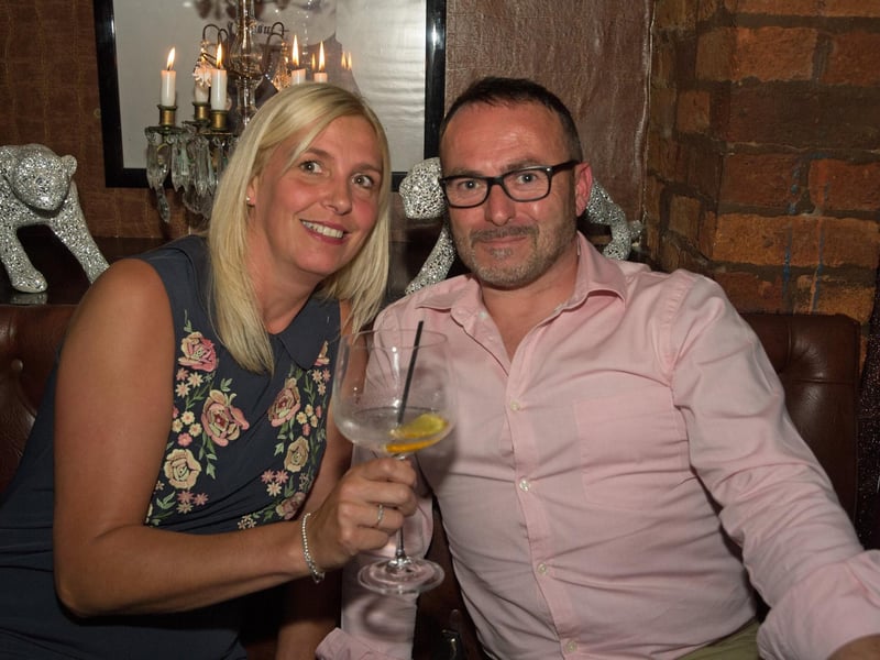 Nichola & Chris raise a glass to the weekend in The Ink Bar. 
152256e