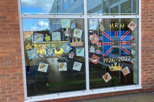 Windows at Hilderthorpe Primary School have been decorated in memory of Her Majesty the Queen