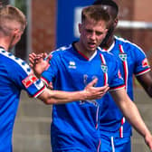 Aaron Haswell has decided to stay with Whitby Town for another season.