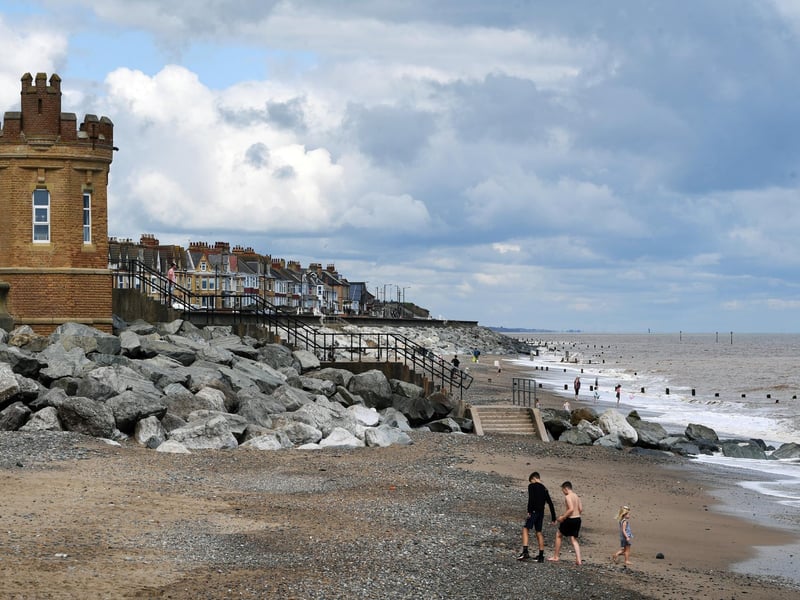 The Withernsea Fish Trail includes artwork and contributions by local artists, community groups and schools. It reflects the diversity of fish and shellfish species found in the waters off the Holderness coast and Withernsea’s fishing heritage.