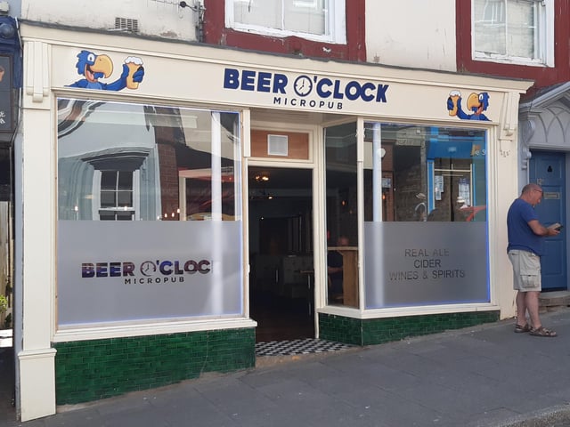 Beer O'Clock is located on Flowergate. It received 2 votes.