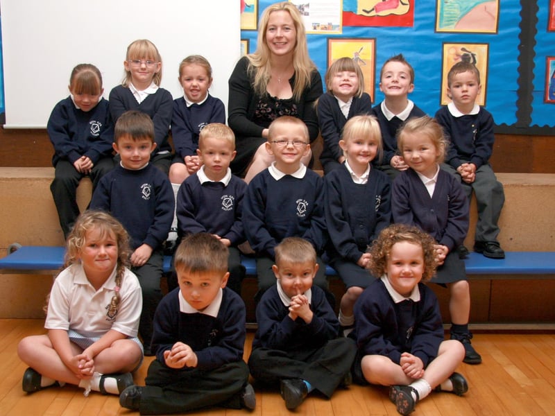 New starters at Seton School with new teacher Miss Barningham.
picture: Ceri Oakes, w093804