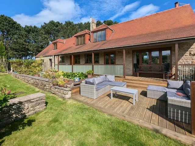 A rear view of the appealing property.