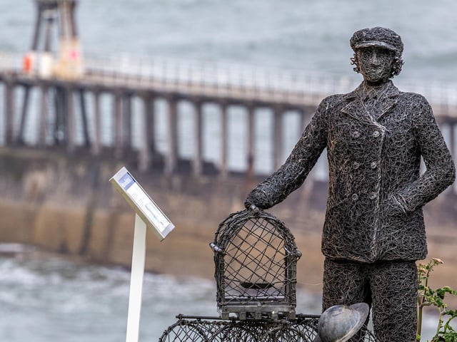 Skipper Dora sculpture on West Cliff, by Brian Murfield.