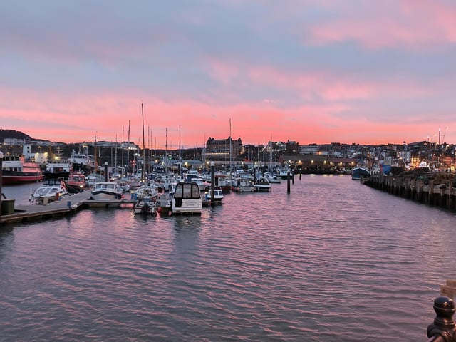 Pretty evening sky over Scarborough South Bay, by Rob Palmer.