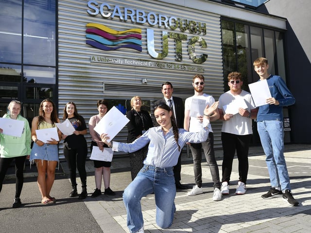 Cally Allen celebrates with fellow students and Rachel, Fearne, Hough and Principle Lee Kilgour in 2021.