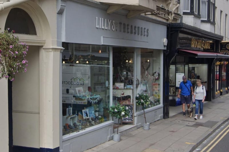 Lilly's Treasures is located on St Nicholas Street, Scarborough. The gift boutique has fantastic themed window displays and offers a wide selection of festive decorations and gifts that are all made by hand.