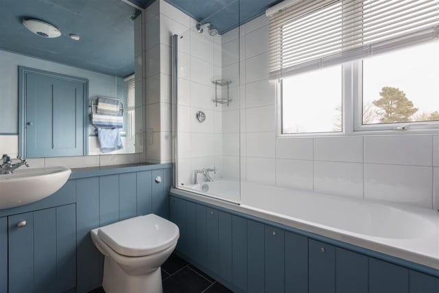 The cottage's family bathroom.