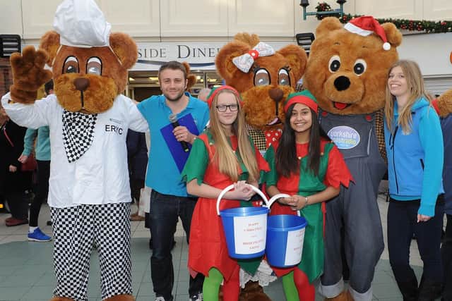 Christmas Celebrations at the Promenade Shopping Centre. NBFP PA1449-15p