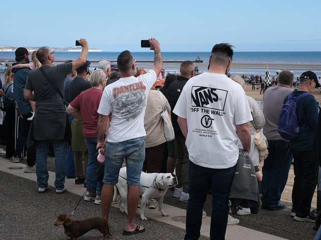 Standing room only along the Promenade.