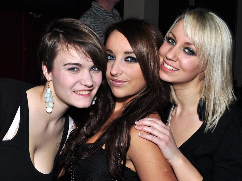 Becci, Meg and Ashleigh look lush! picture: Roman Doisneau, 120697R