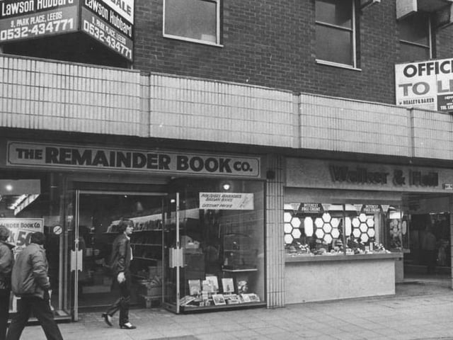 The Remainder Book Co., with Walker & Hall jewellers next door and, on the other side of the entrance to the Balmoral Centre, Chelsea Girl in 1986.