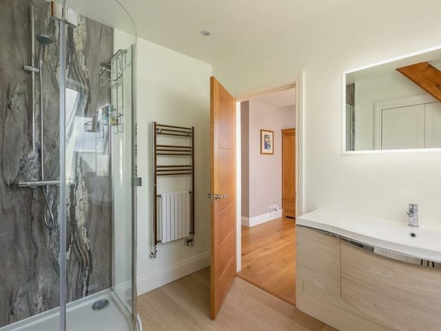 An en suite shower room.