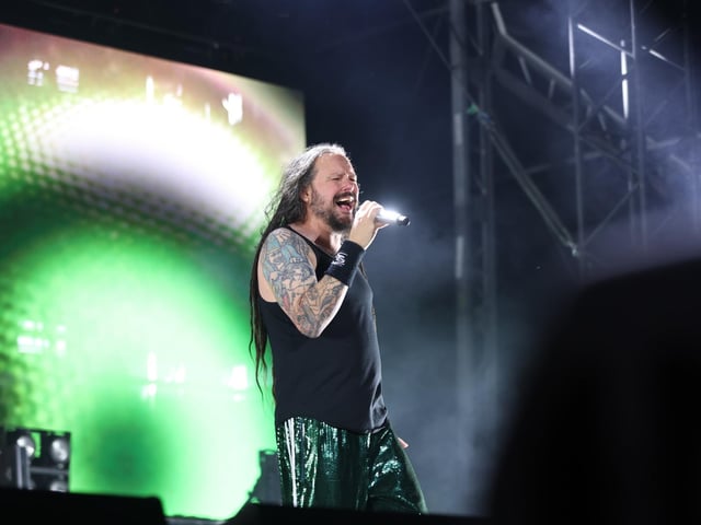 Davis' incredible and easily recognisable voice rang out across the venue.