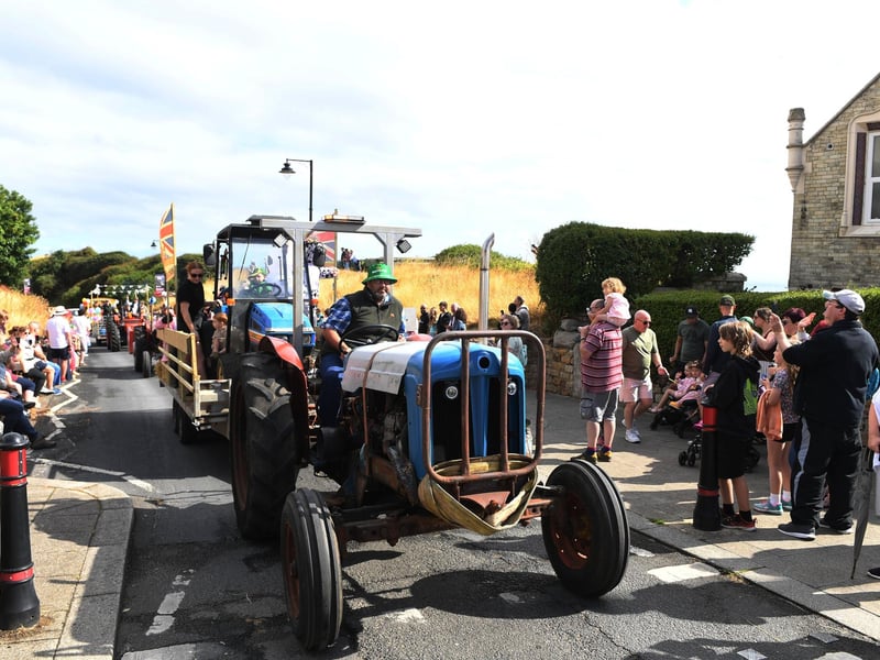 The parade makes its way up Khyber Pass. photo: Gerard Binks
