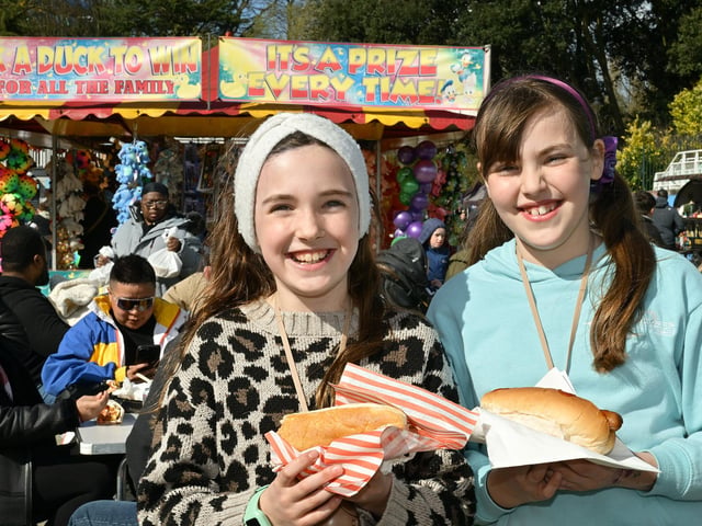 Two friends grabbing a bite to eat.