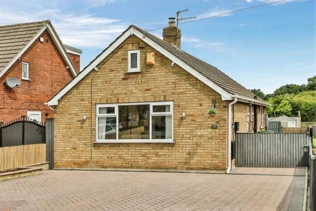 This two bedroom and one bathroom detached bungalow is for sale with Purple Bricks with a guide price of £275,000.