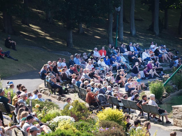Crowds lined Peasholm Lake in anticipation.