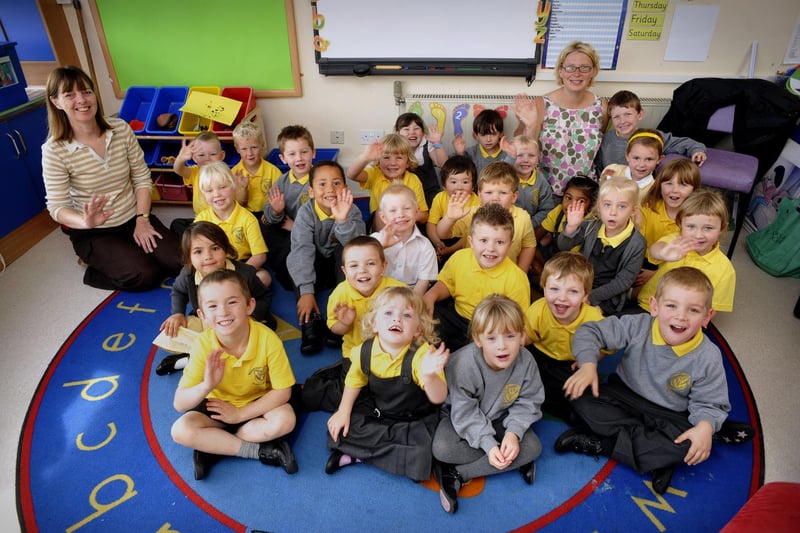 Bluebell reception class at Wheatcroft Primary School.        
picture: Andrew Higgins, 093709a.