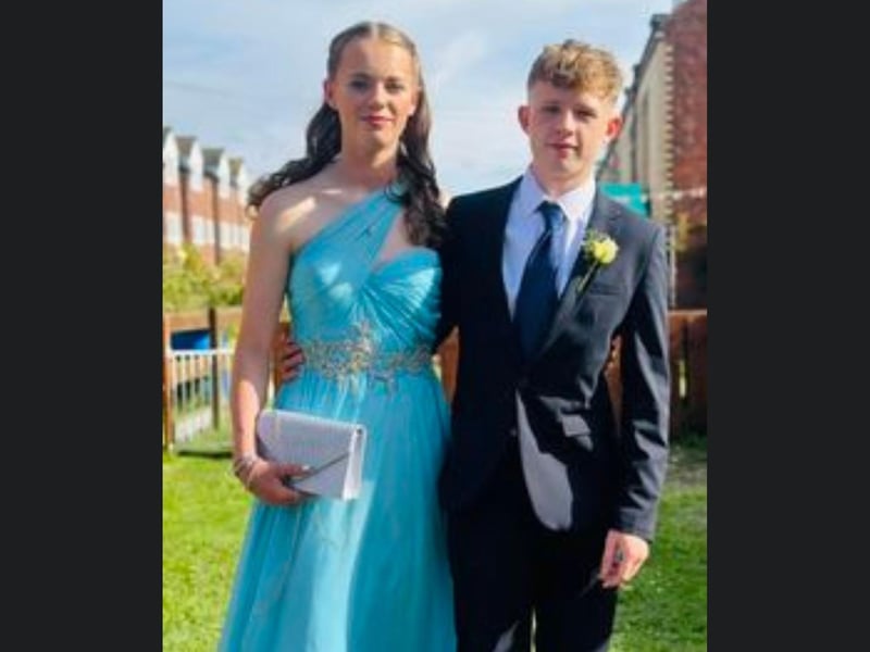 This is Leah Wales in a stunning light blue dress- let us know if you recognise who she is with!