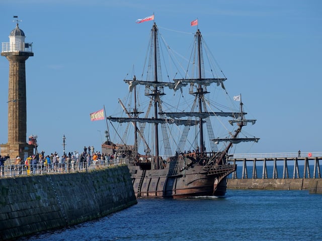 Crowds on the pier to see the Galeón Andalucía sail into Whitby.