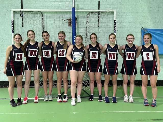 Scarborough College U18 girls' netball.