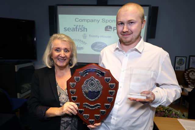 Anne Hornigold presents Nathan Starling with his award.
picture: Richard Ponter
