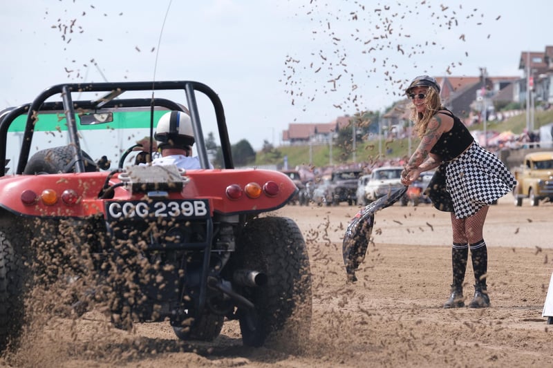 Sand was scattered everywhere as the cars got off to a flying start!
